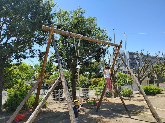 ブランコ立ち漕ぎもうまくなりました！！