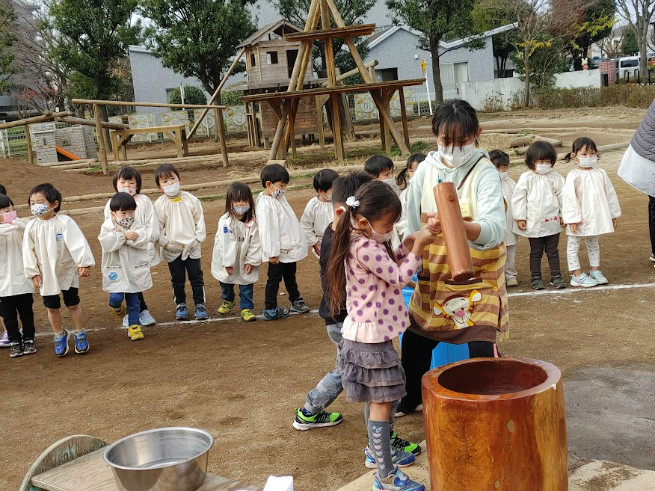 きく組お餅つきの様子