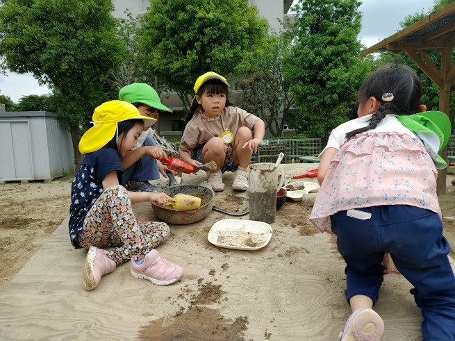 屋台の上はおままごとに、高い所は気持ち良い！！