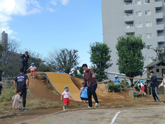 築山登り下り