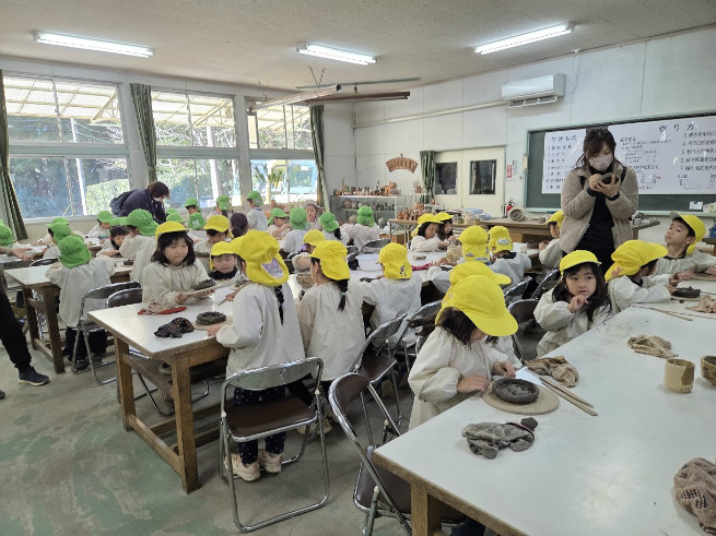 集中して陶芸に取り組んでいます