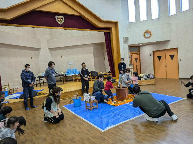 餅つき開始