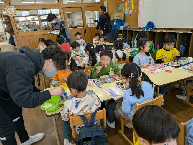 年長組は餅の食欲旺盛