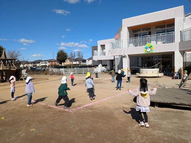 ドッジボールは、小学校でも楽しめますね