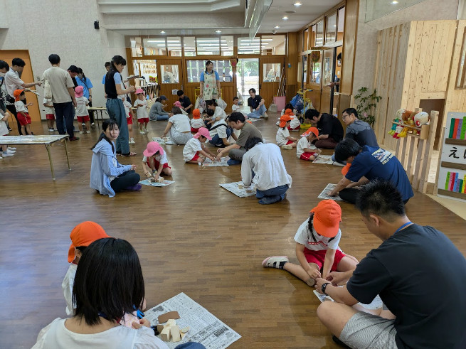 年中組はやすりがけなどからスタート
