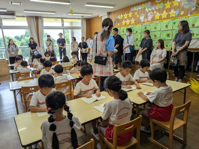 言葉と作法、さすが年長組、集中しています