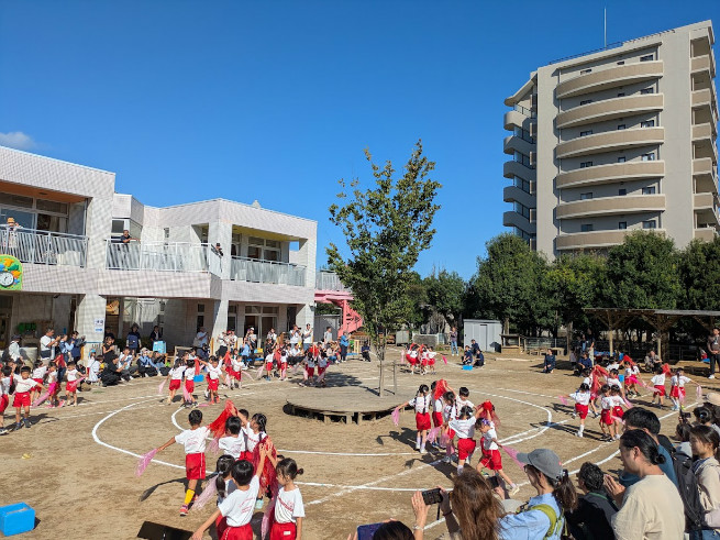 年長組はお友達と協力して表現力豊かに見ごたえありました